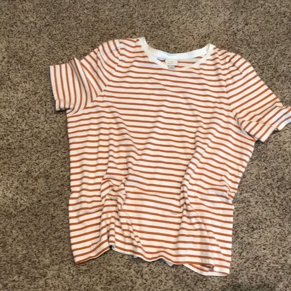 Short sleeve light cotton stripped shirt .